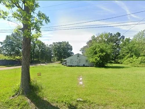Decorative background for 0.1 Acres for Sale in Laurel, Mississippi image 21