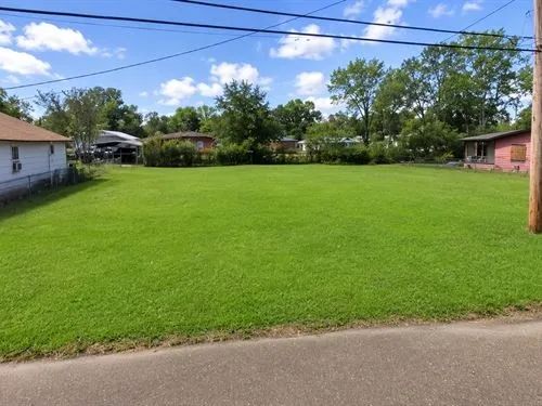 0.10 Acres for Sale in Canton, Mississippi - Main image