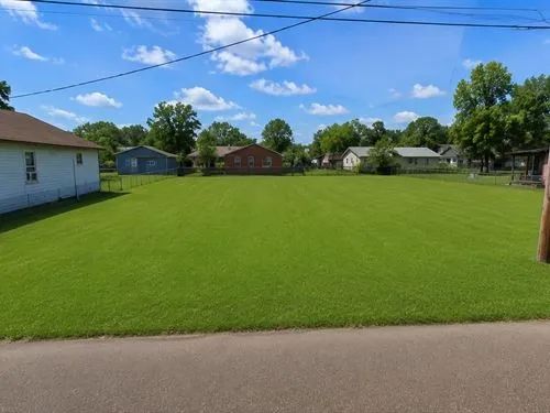 Decorative background for 0.10 Acres for Sale in Canton, Mississippi image 7