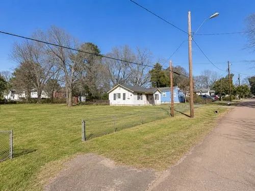 Decorative background for 0.14 Acres for Sale in Jackson, Mississippi image 5