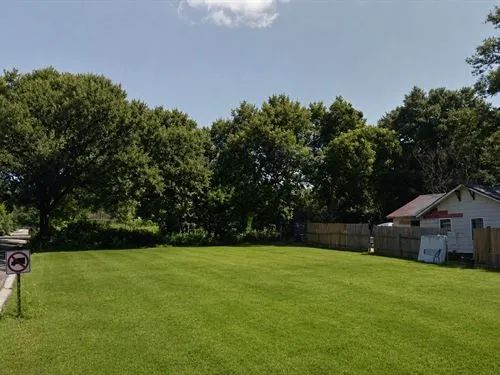 Decorative background for 0.14 Acres for Sale in Jackson, Mississippi image 7