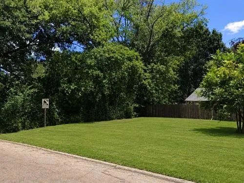 Decorative background for 0.14 Acres for Sale in Jackson, Mississippi image 24