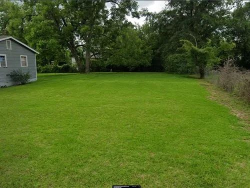 Decorative background for 0.12 Acres for Sale in Laurel, Mississippi image 28