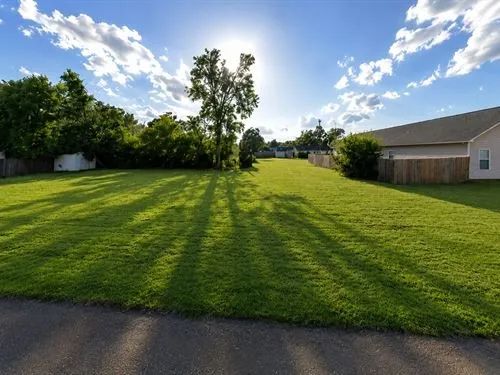 Decorative background for 0.1 Acres for Sale in Clarksdale, Mississippi image 6