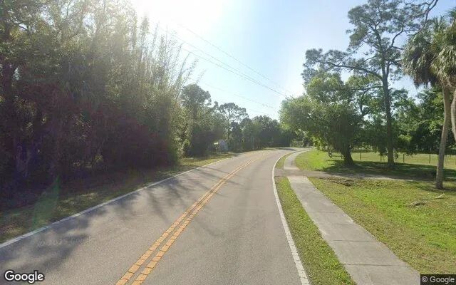 Decorative background for 0.17 Acres in Moore Haven - Glades County, FL image 5