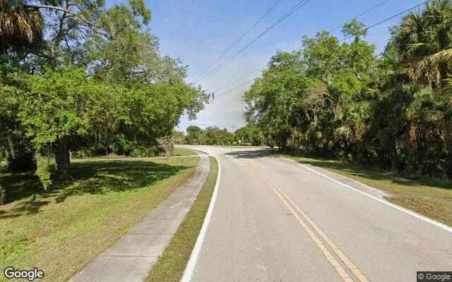 Decorative background for 0.17 Acres in Moore Haven - Glades County, FL image 6