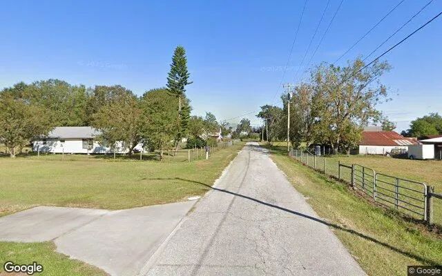 Decorative background for 1.16 Acres in Homeland - Polk County, FL image 5