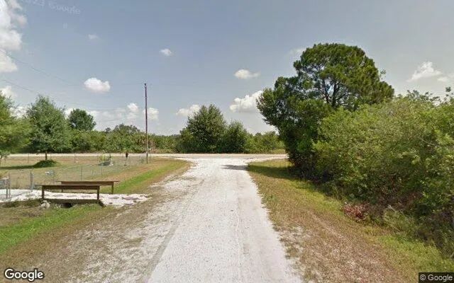 Decorative background for 0.96 Acres in Clewiston - Hendry County, FL image 5