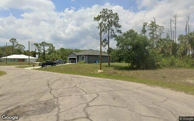 Decorative background for 0.55 Acres in Labelle - Glades County, FL image 5