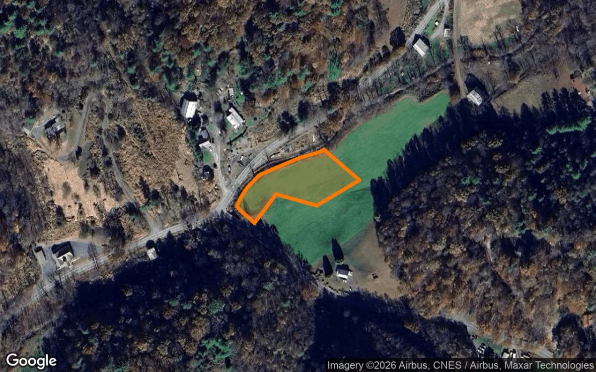 1.1 Acres in Marshall - Madison County, NC - Main image