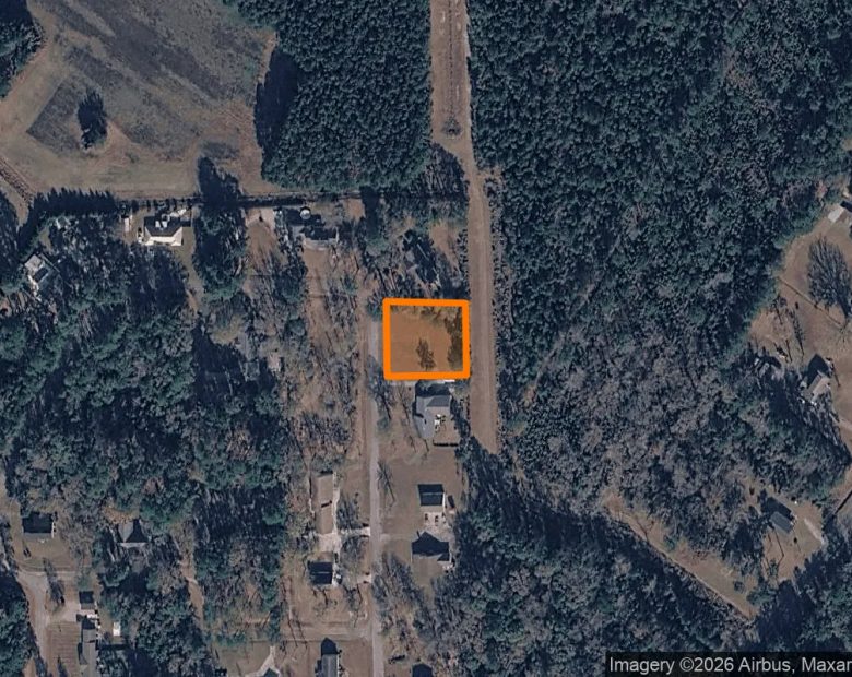 0.49 Acres in Lake Waccamaw - Columbus County, NC in Columbus County, NC