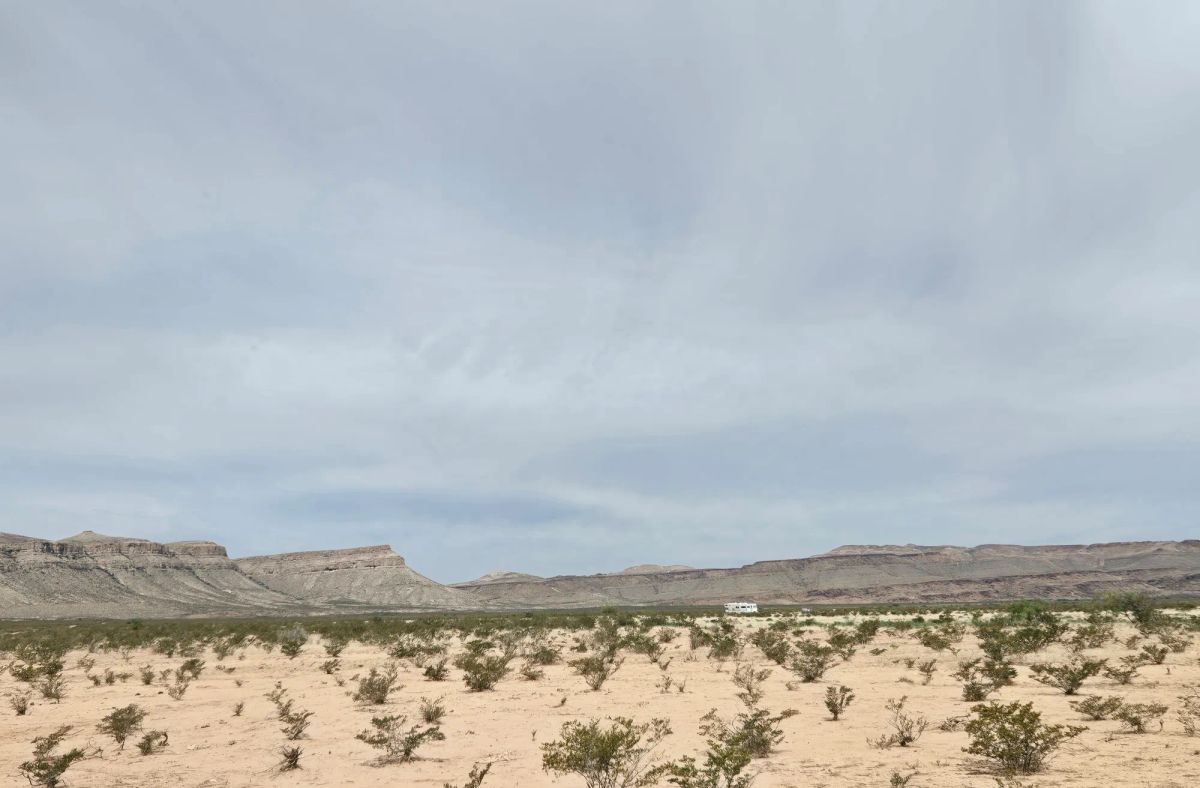 Decorative background for 10 Acres with no zoning—Town Close, Neighbors Far image 8