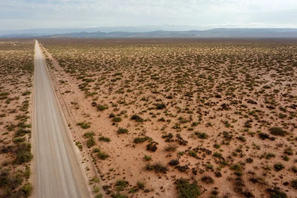 Decorative background for 5.7 Acres near Van Horn image 16