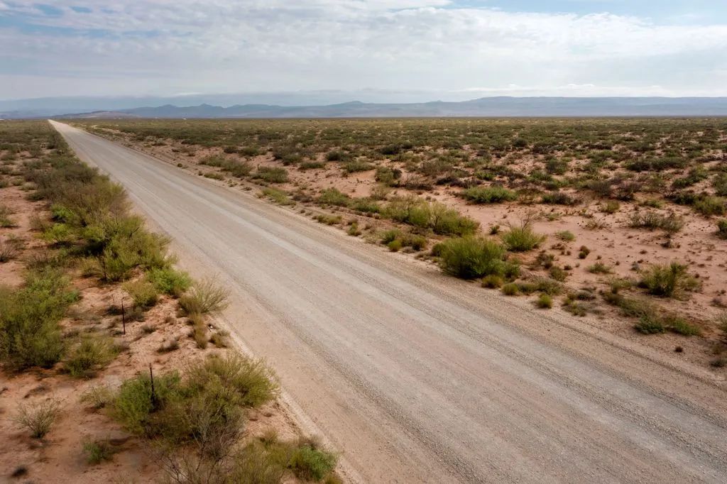 Decorative background for 5.7 Acres near Van Horn image 17