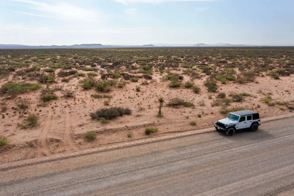 Decorative background for 5.7 Acres near Van Horn image 19