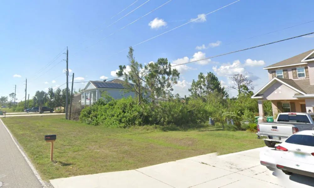 Decorative background for Port Charlotte, Florida – 14186 Ingraham Blvd – South Gulf Cove 1/4 Acre, County Water & Sewer, Minutes to Gulf Coast Beaches! image 5