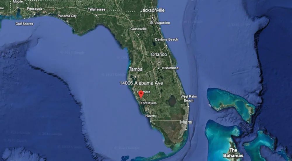 Decorative background for Port Charlotte, Florida – 14006 Alabama Ave – 1/4 Acre, Minutes to Gulf Coast Beaches! image 14