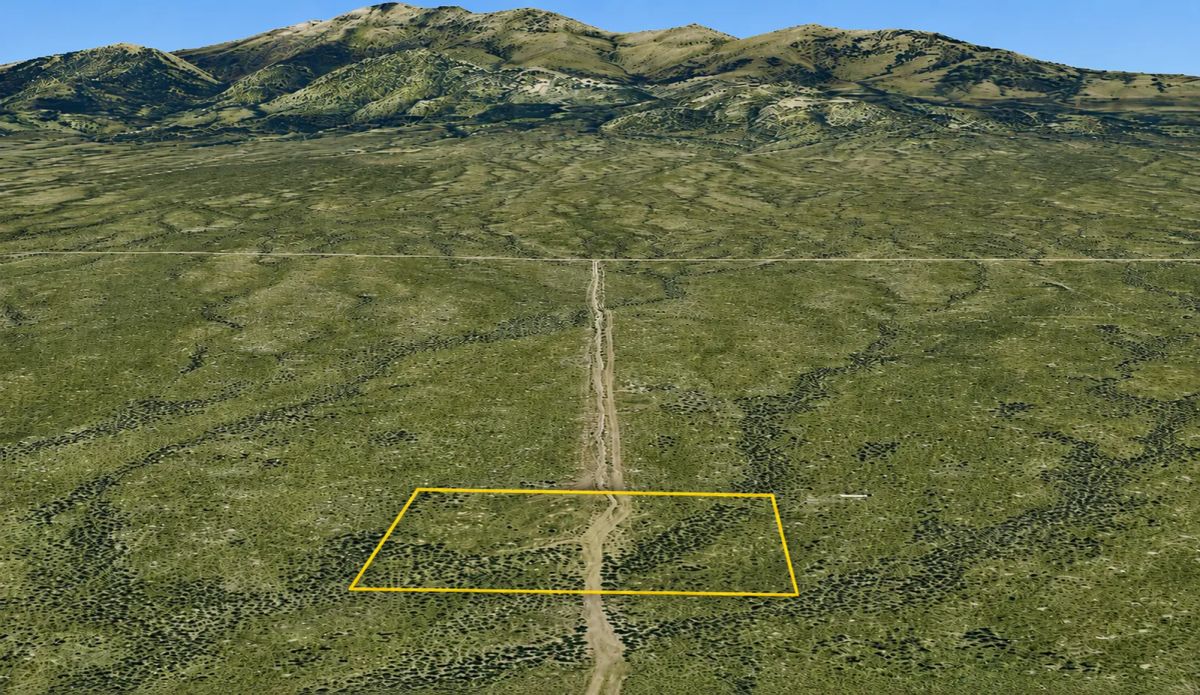 Decorative background for Perfect 2.06 Acre Escape! image 6