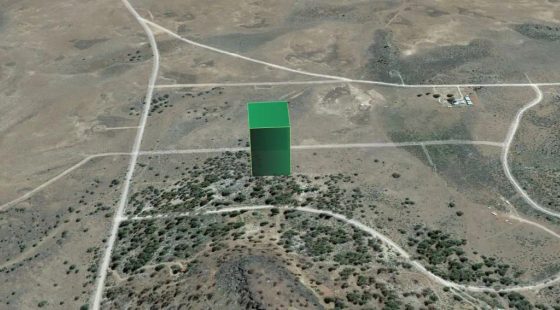 Rare 1.46 Acre off-grid parcel on lower plateau! in Klamath County, OR