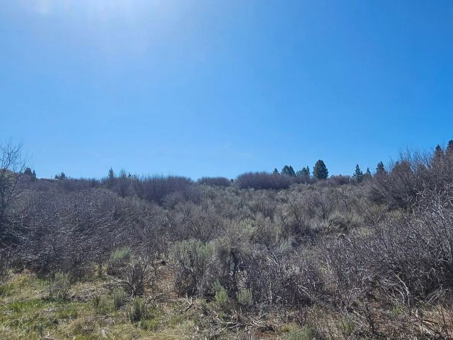 Opportunity awaits on this charming parcel in lakeside community! in Klamath County, OR