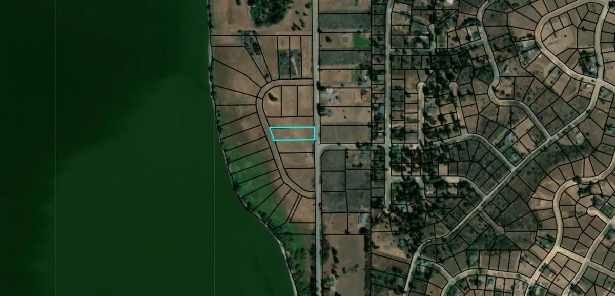 1-Acre Residential Lot in Gated Community with Power, Lake Views & Private Lake Access – Chiloquin, OR - Image 2