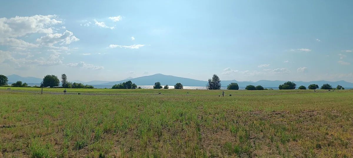 Decorative background for 1-Acre Residential Lot in Gated Community with Power, Lake Views & Private Lake Access – Chiloquin, OR image 18