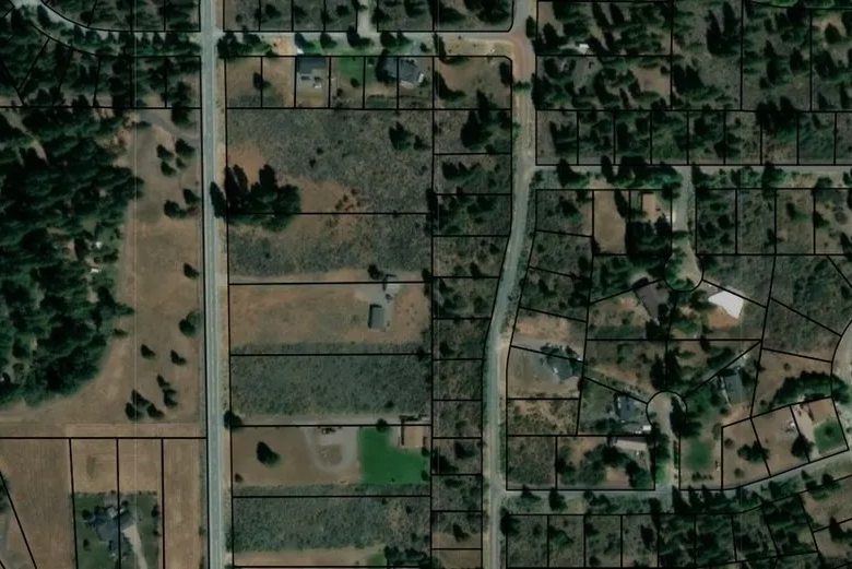 .39 Acre Corner Lot with Utilities & Private Lake Access – Oregon Shores 2, Chiloquin, Oregon in Klamath County, OR
