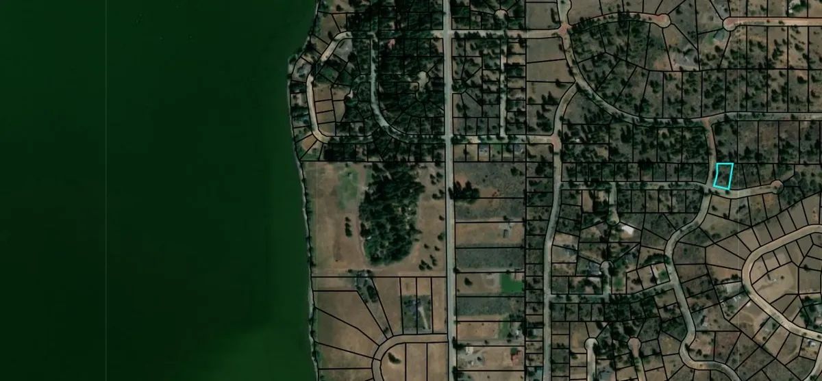 .39 Acre Corner Lot with Utilities & Private Lake Access – Oregon Shores 2, Chiloquin, Oregon - Image 2