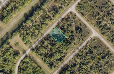 0.23 Acres with Owner Financing and $800 down in Sarasota County Florida!