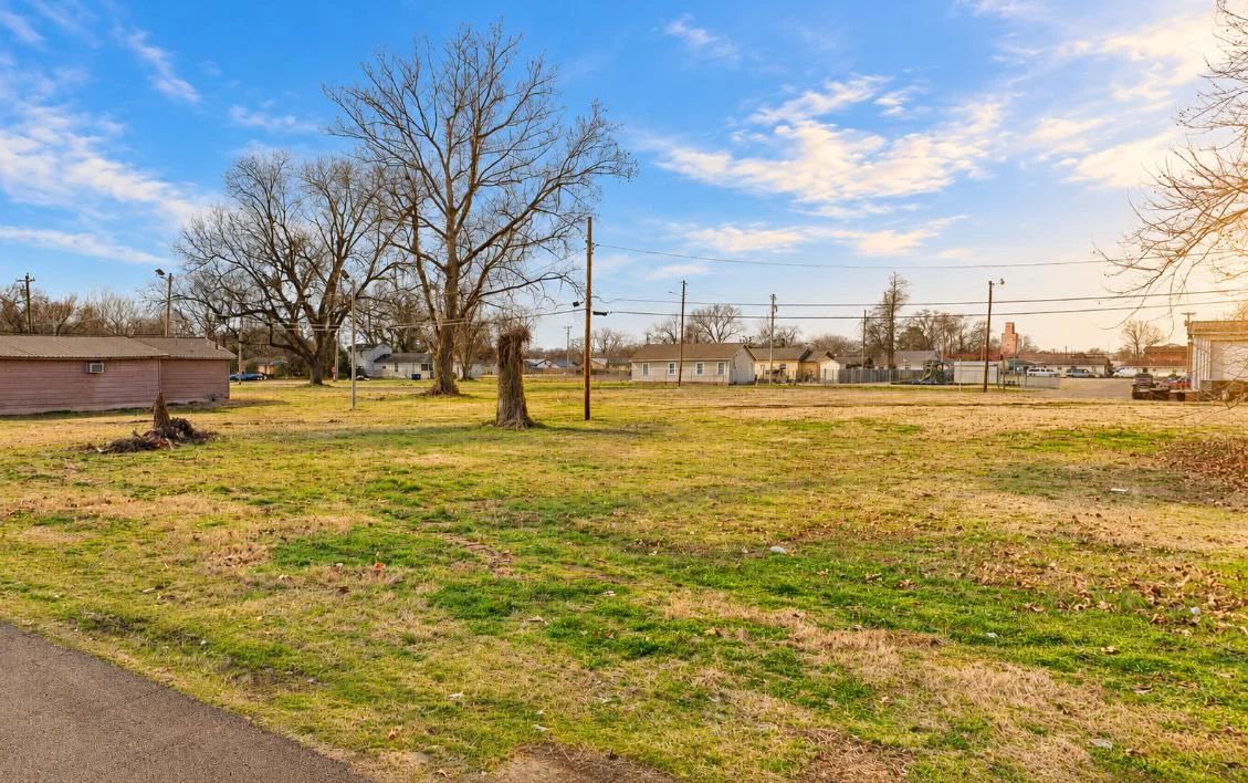 119 8TH ST, CLARKSDALE, MS 38614