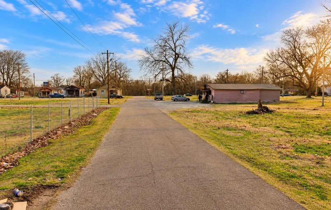 119 8TH ST, CLARKSDALE, MS 38614 in Coahoma County, MS