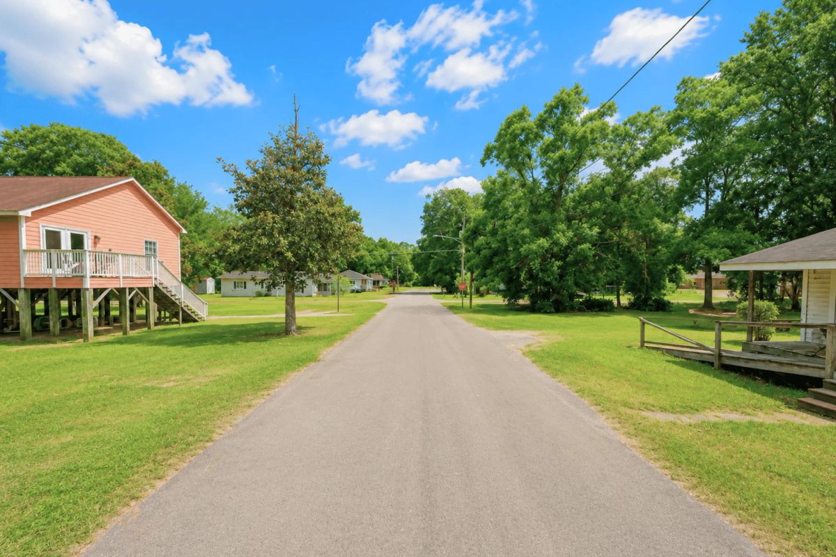 0.10-Acre Lot Perfect for Home - Image 3