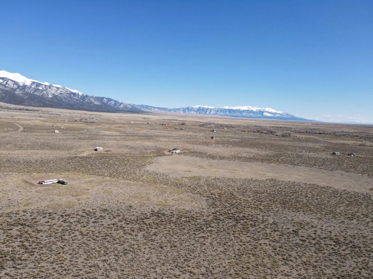 Decorative background for High Desert Plains Oasis image 8