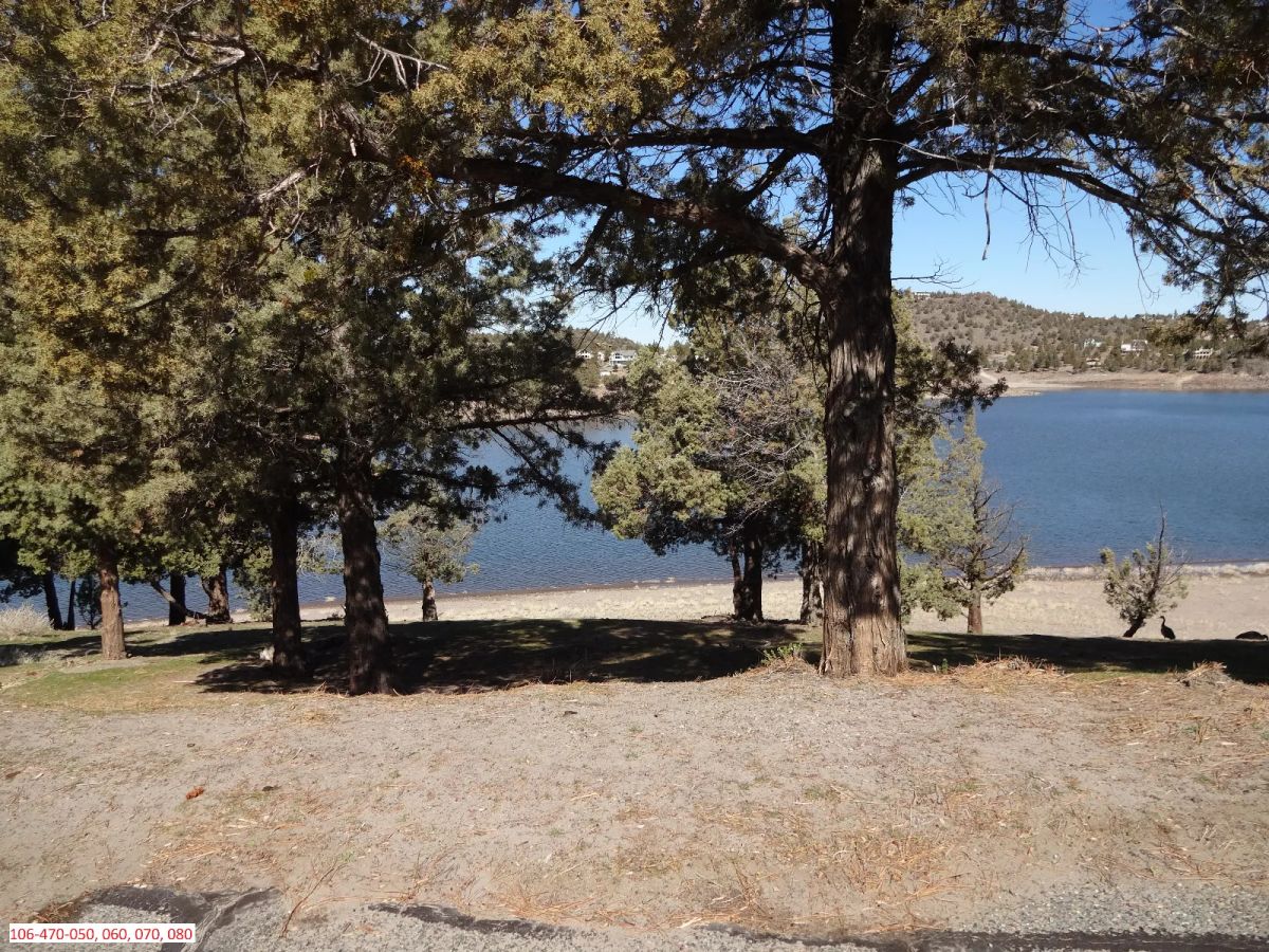 Lake Front, 4 Lots Included - Image 4
