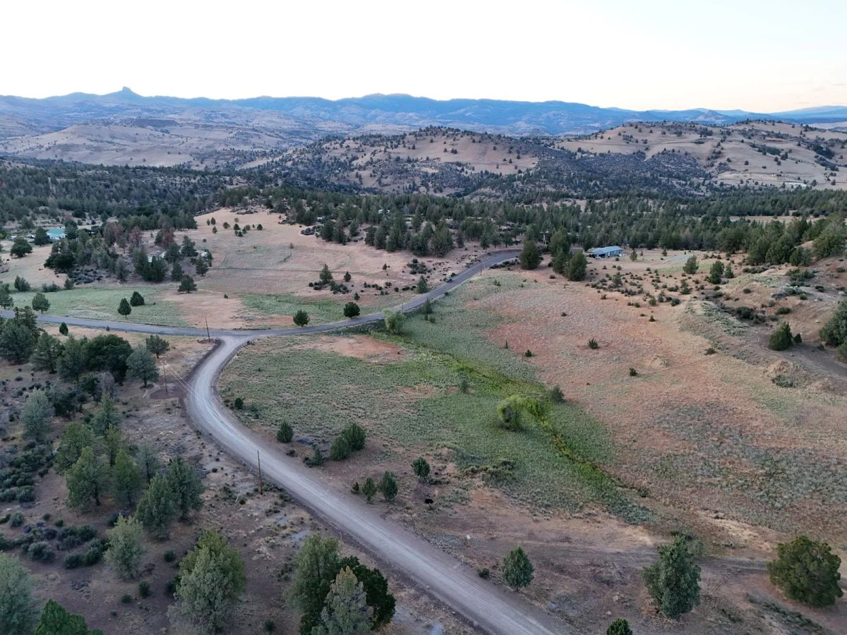Power Close, Valley Views - Image 2