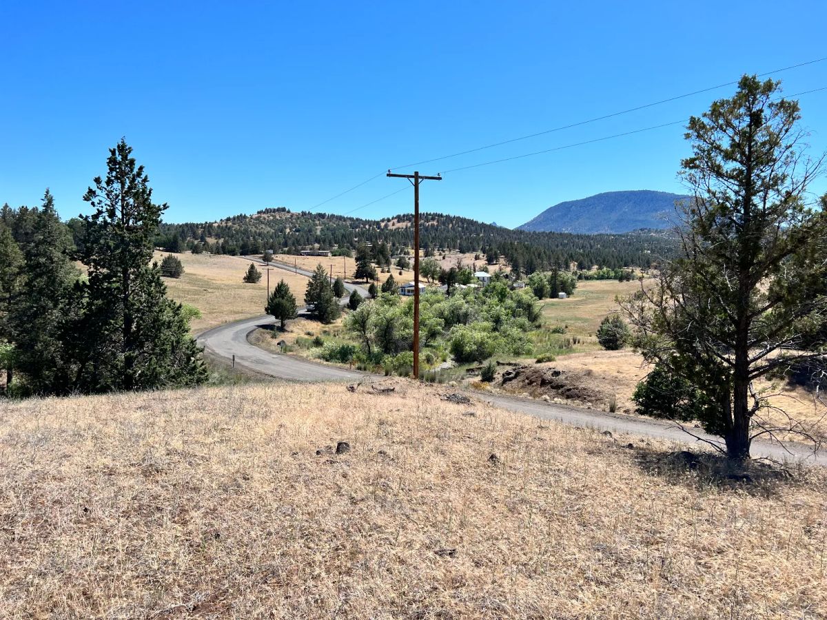 Close to Klamath River, Great Views, Power at Street - Main image