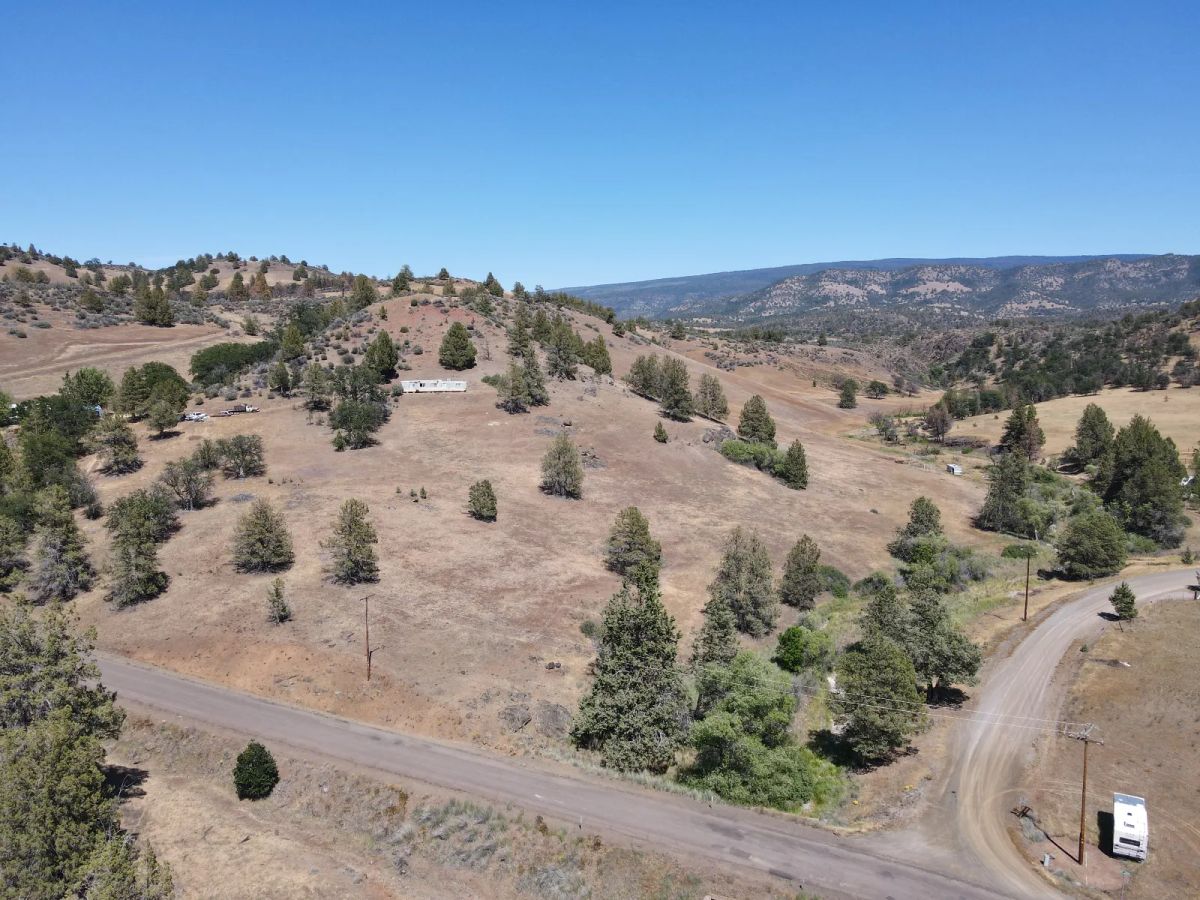 Close to Klamath River, Great Views, Power at Street - Image 2
