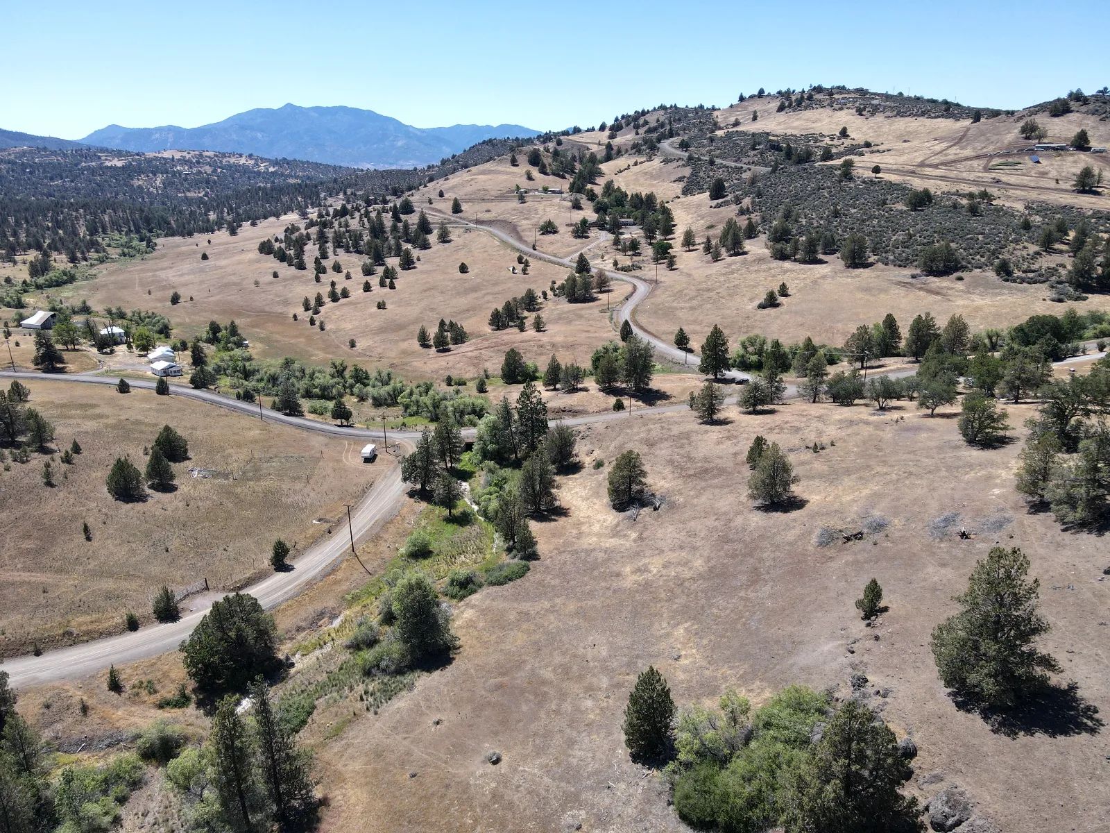 Close to Klamath River, Great Views, Power at Street in Siskiyou County, CA