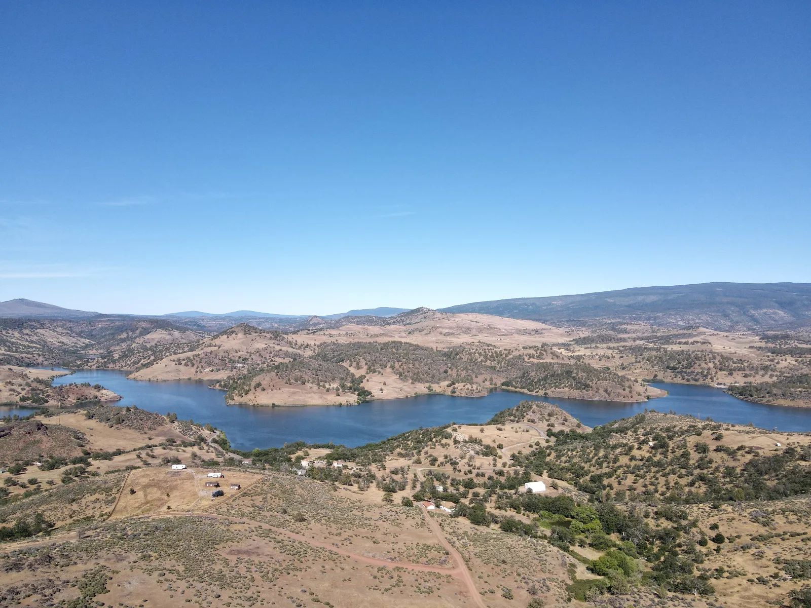 Great Water and Mountain Views in Siskiyou County, CA
