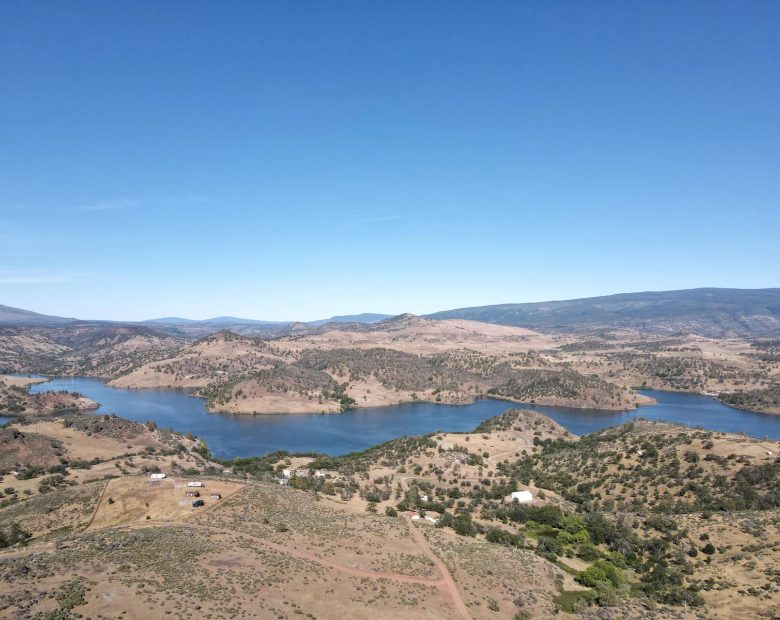 Great Water and Mountain Views in Siskiyou County, CA