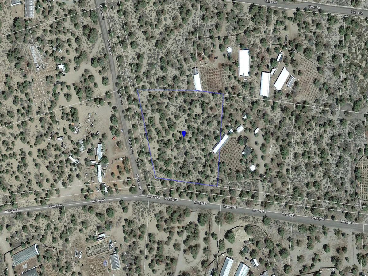Decorative background for Corner Lot, Power at the Street, Great Homestead Area image 16