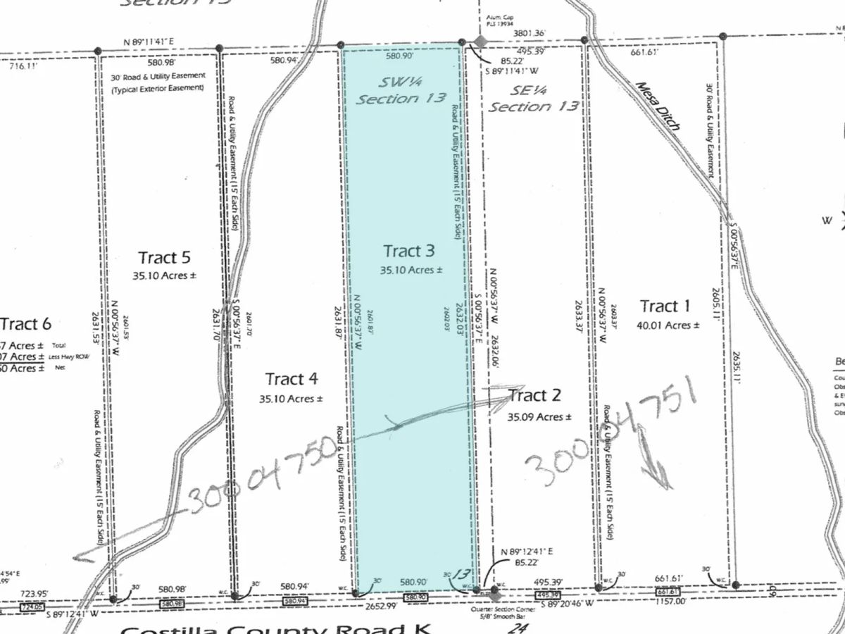 Decorative background for Level Property on County Maintained Road image 10