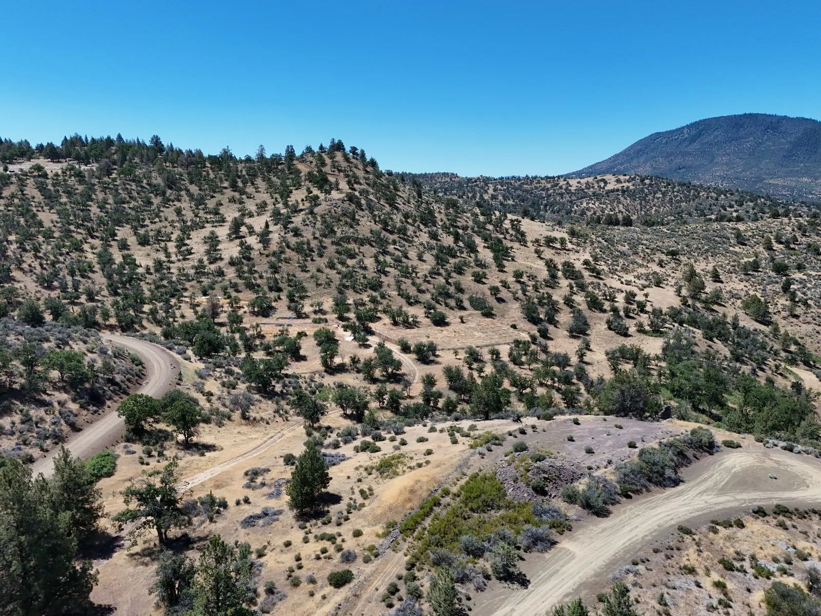 Dead End Street, Mostly Level Property in Siskiyou County, CA