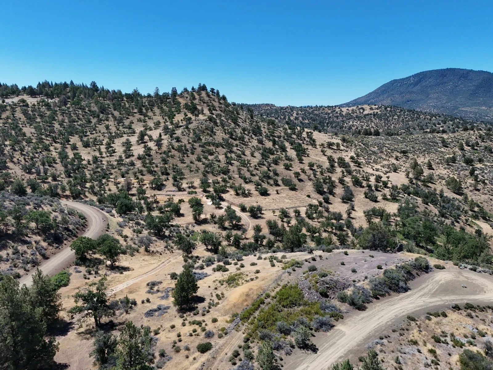 Dead End Street, Mostly Level Property in Siskiyou County, CA