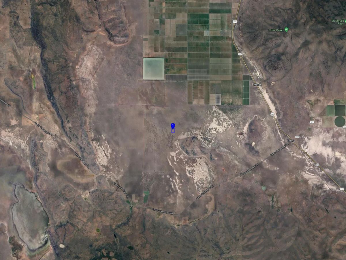 Decorative background for Near Termo, NE California image 18