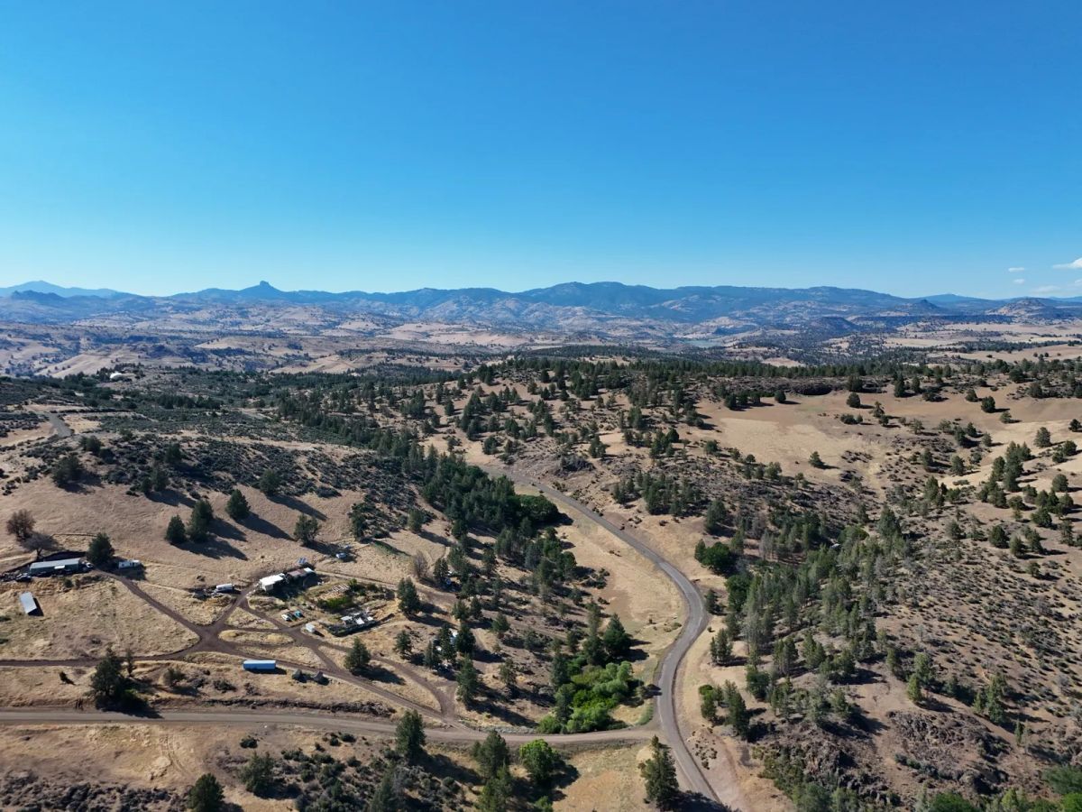 Decorative background for Campground Facility Included, Access to Klamath River image 15