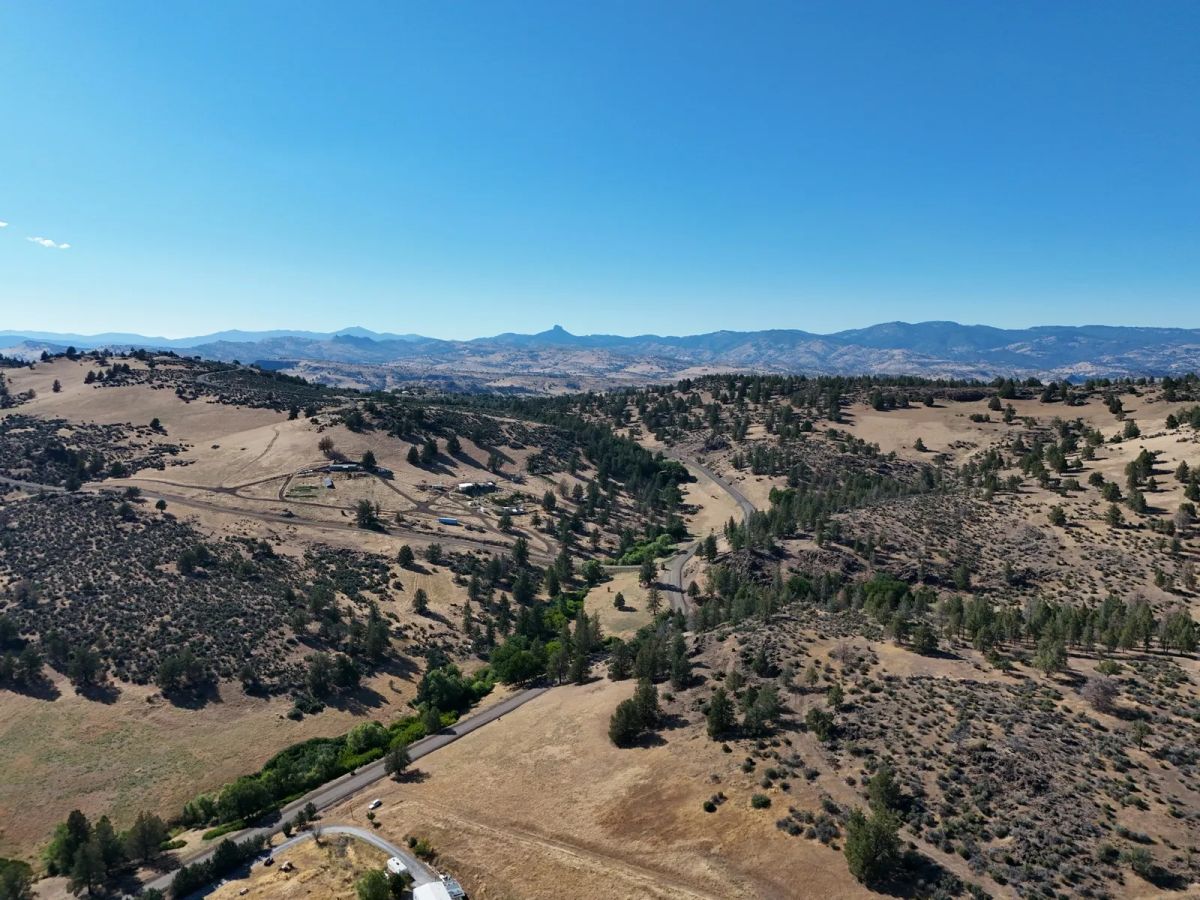 Decorative background for Campground Facility Included, Access to Klamath River image 21