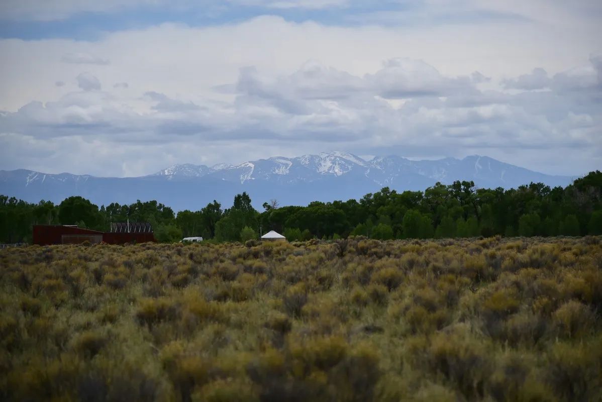Decorative background for Over 3 Acres near Crestone CO image 10