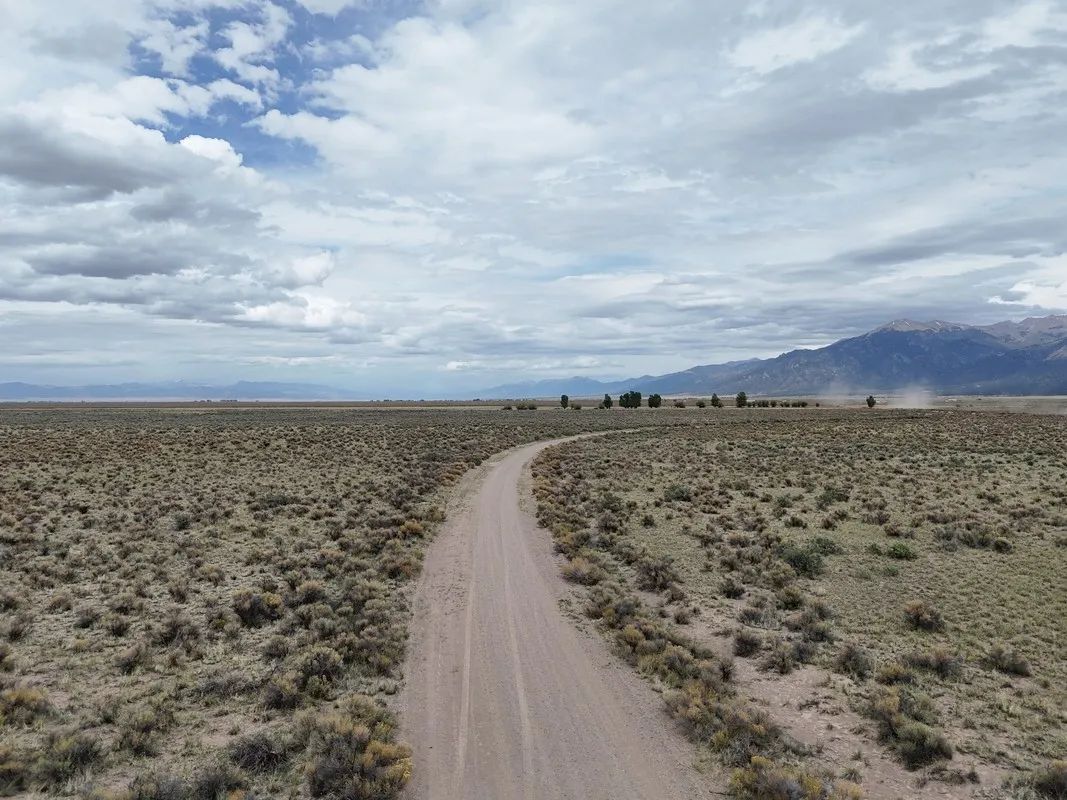 Decorative background for Over 3 Acres near Crestone CO image 11