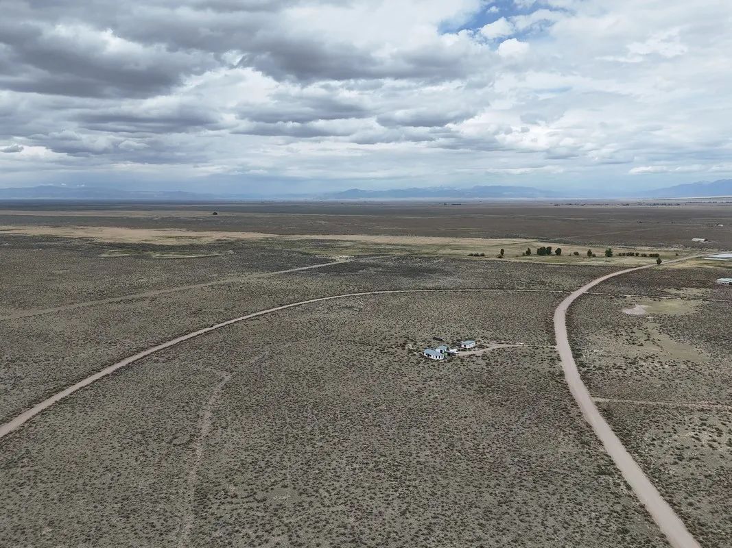 Decorative background for Over 3 Acres near Crestone CO image 13